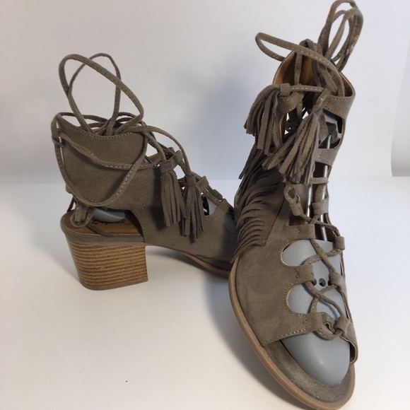 Qupid Gray Gladiator Stacked Block Heels Shoes Size 9 With Long Strings Tie - Picture 9 of 13